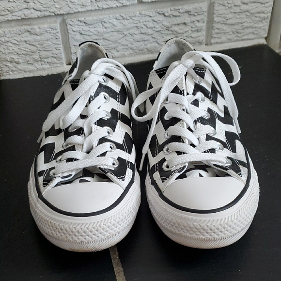 Converse All Star Black and White Chevron Geometric Sneakers Sz 7.5 - Picture 2 of 11